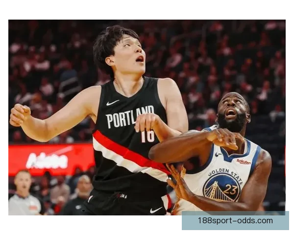 杨瀚森6分4篮板遭恶意抱摔裁判判罚引球迷狂嘘